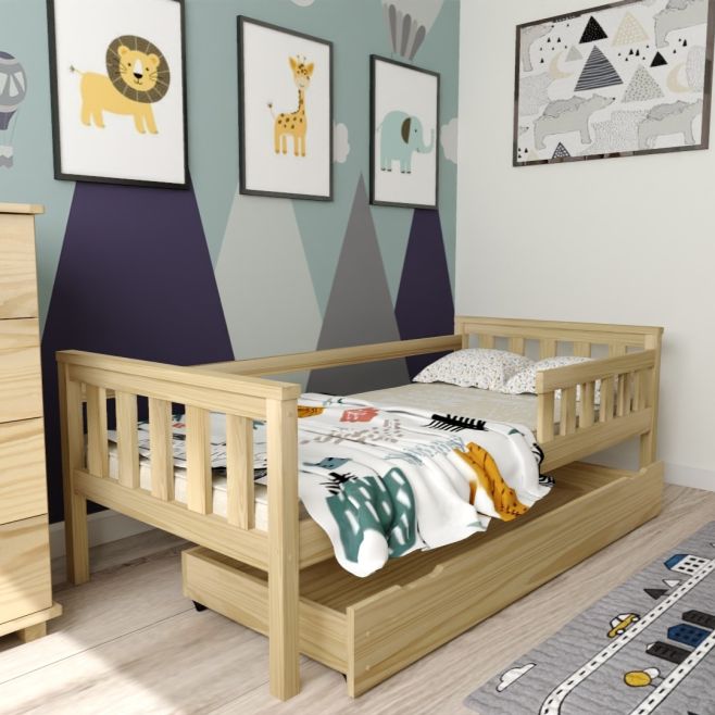 Objednejte si dětskou postel s praktickým úložným prostorem, který můžete využít například pro oblečení vašeho dítěte.